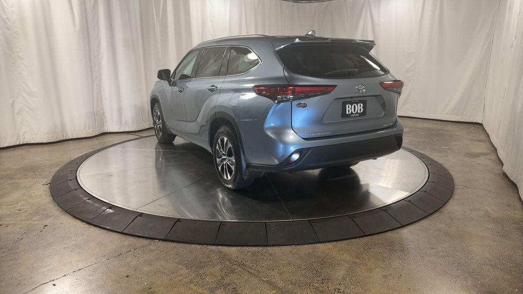 used 2021 Toyota Highlander car, priced at $26,684