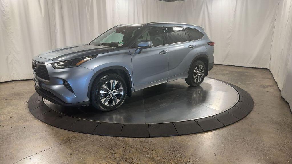used 2021 Toyota Highlander car, priced at $26,684