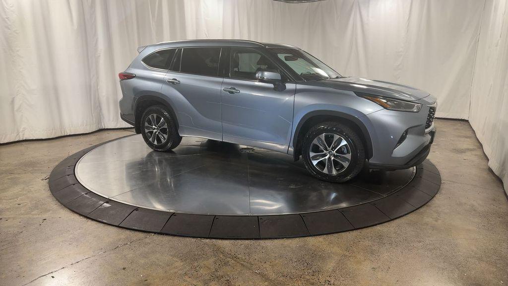 used 2021 Toyota Highlander car, priced at $26,684