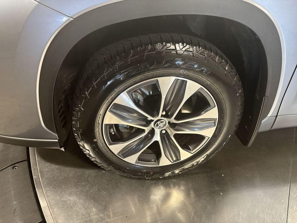 used 2021 Toyota Highlander car, priced at $26,684