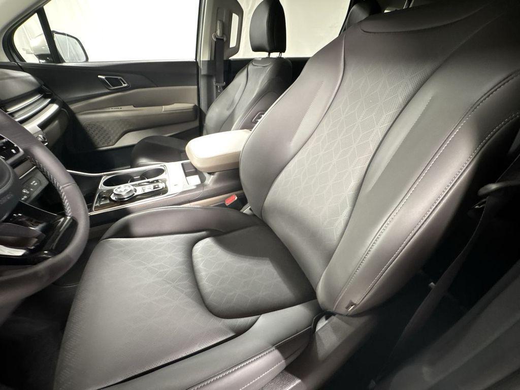 new 2026 Kia Carnival car, priced at $44,852