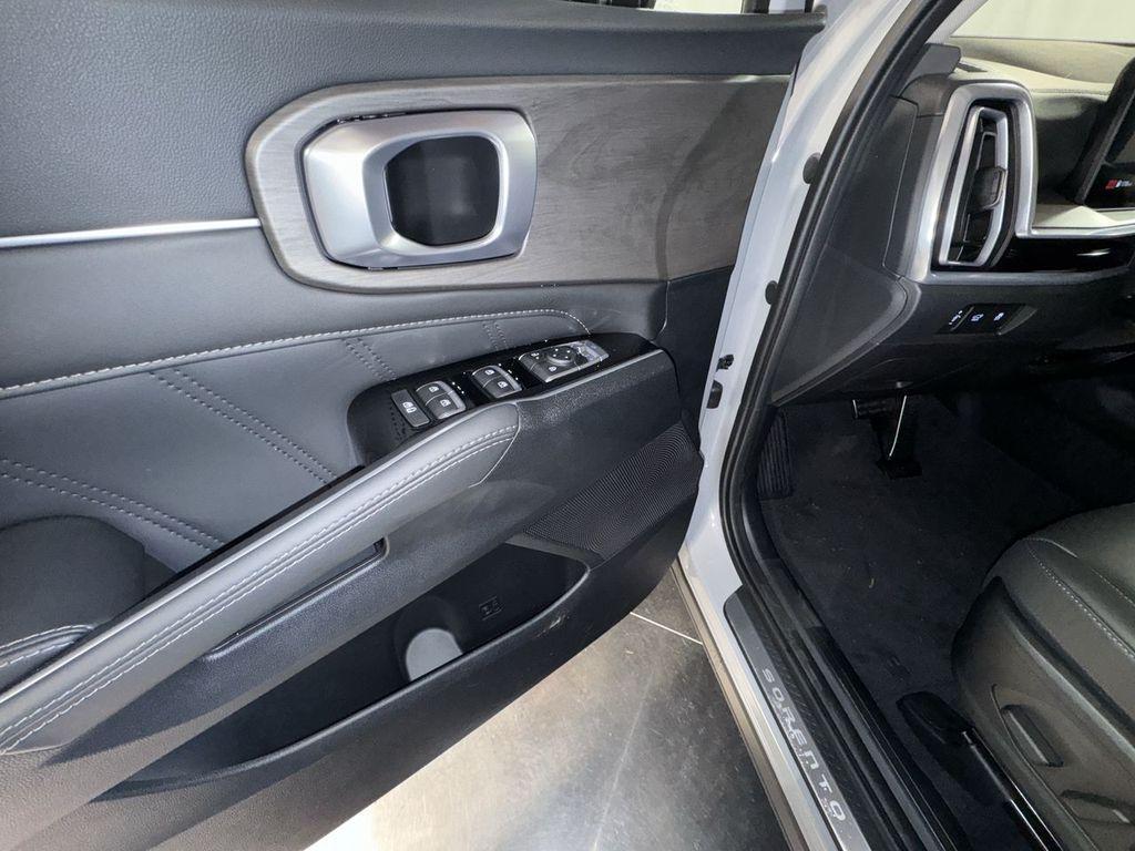 new 2025 Kia Sorento car, priced at $43,529