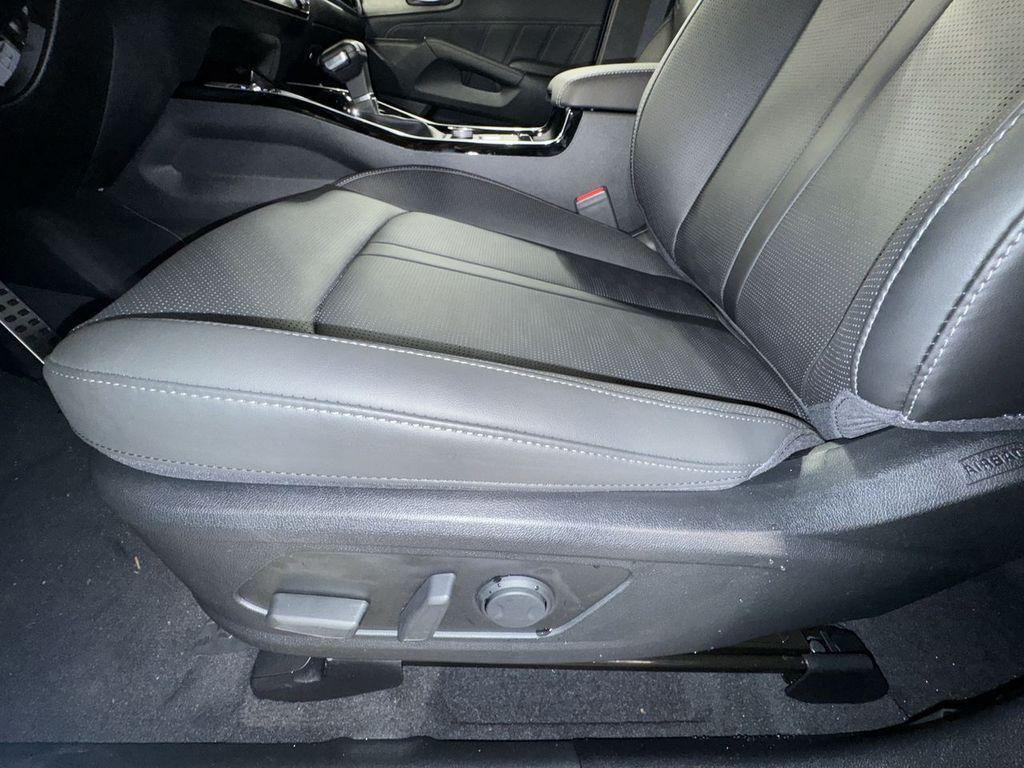new 2025 Kia Sorento car, priced at $43,529