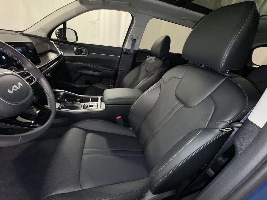 new 2025 Kia Sorento car, priced at $42,312