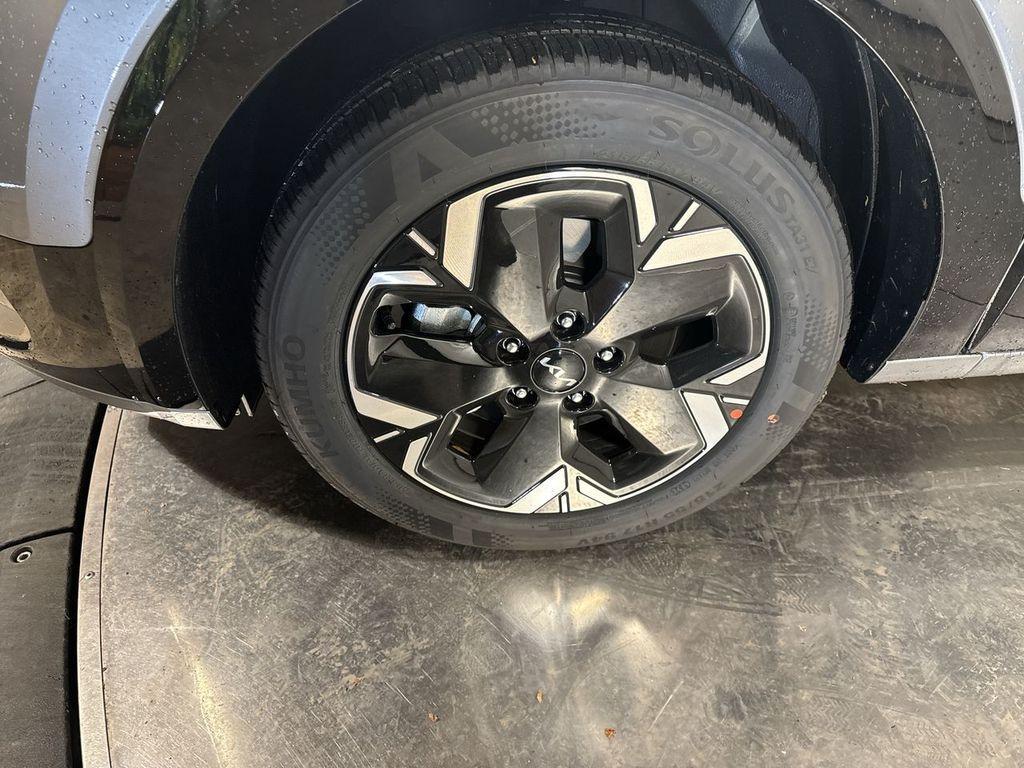 new 2025 Kia Niro EV car, priced at $33,817