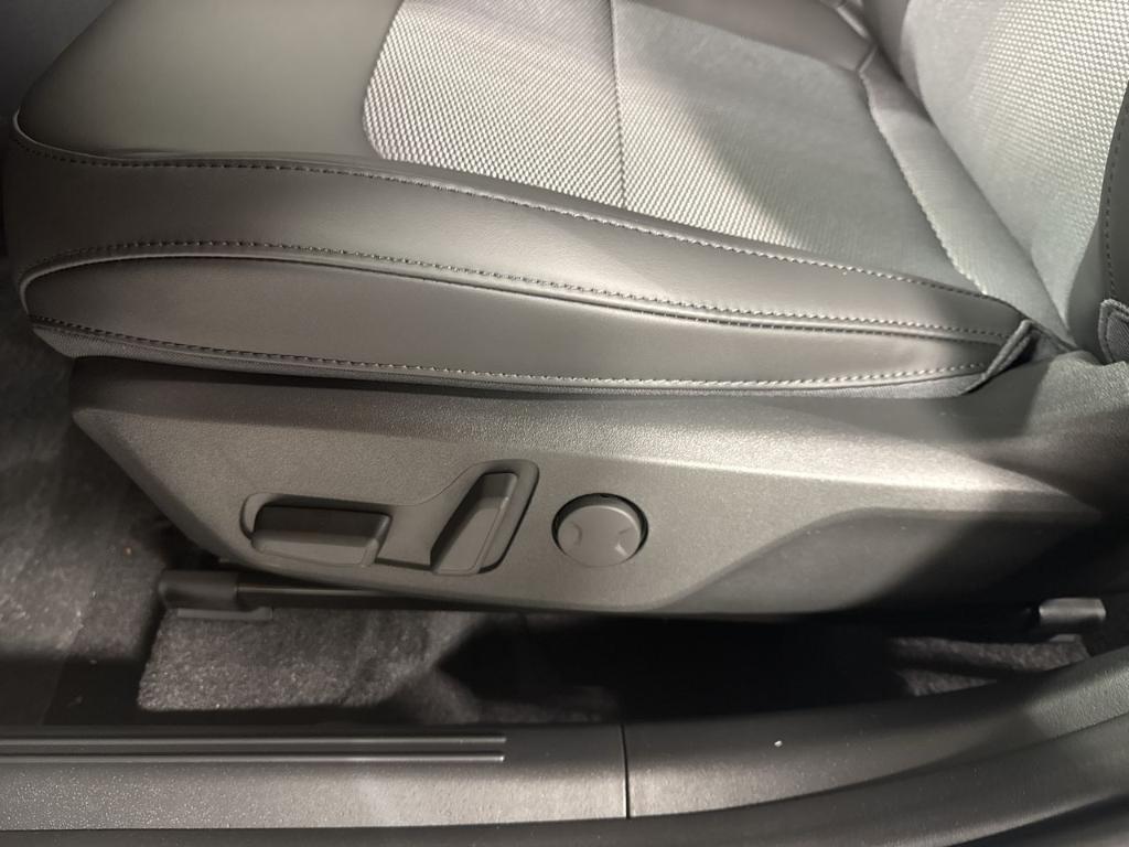 new 2025 Kia Niro Plug-In Hybrid car, priced at $36,021