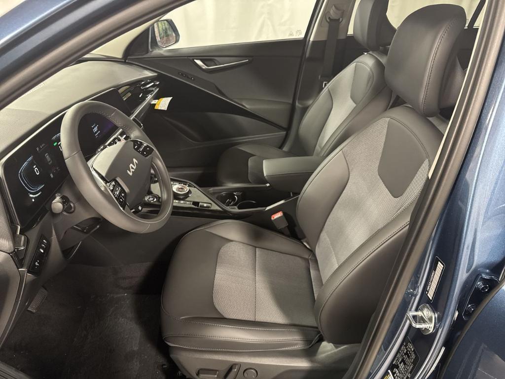 new 2025 Kia Niro Plug-In Hybrid car, priced at $36,021
