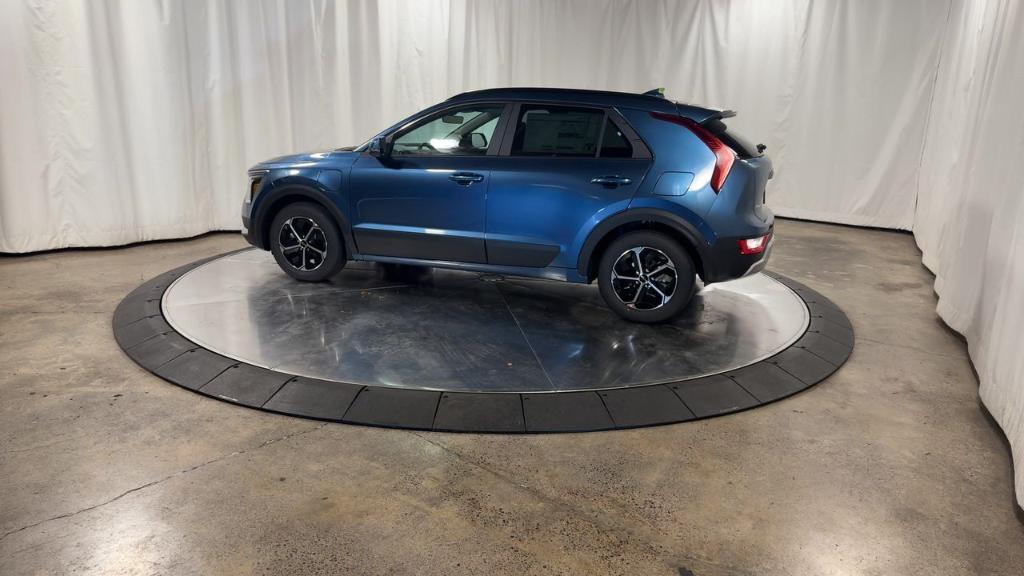 new 2025 Kia Niro Plug-In Hybrid car, priced at $36,021