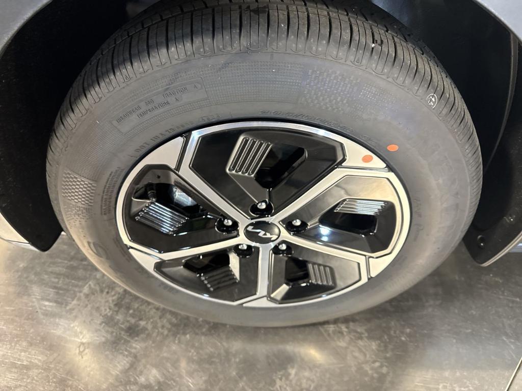 new 2025 Kia Niro Plug-In Hybrid car, priced at $36,021
