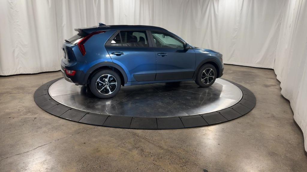 new 2025 Kia Niro Plug-In Hybrid car, priced at $36,021