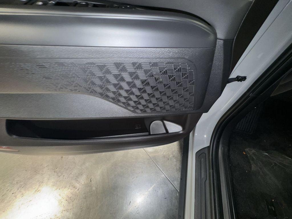 new 2025 Kia Carnival car, priced at $47,912