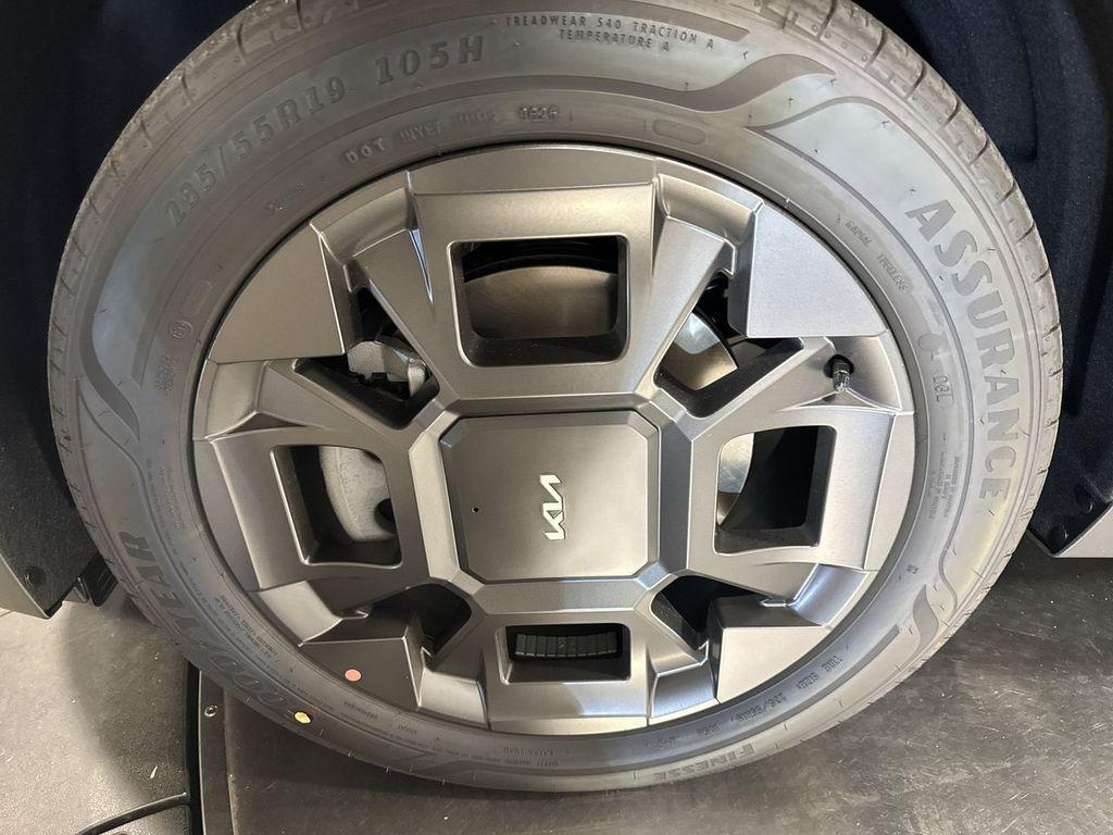 new 2026 Kia Carnival car, priced at $43,801