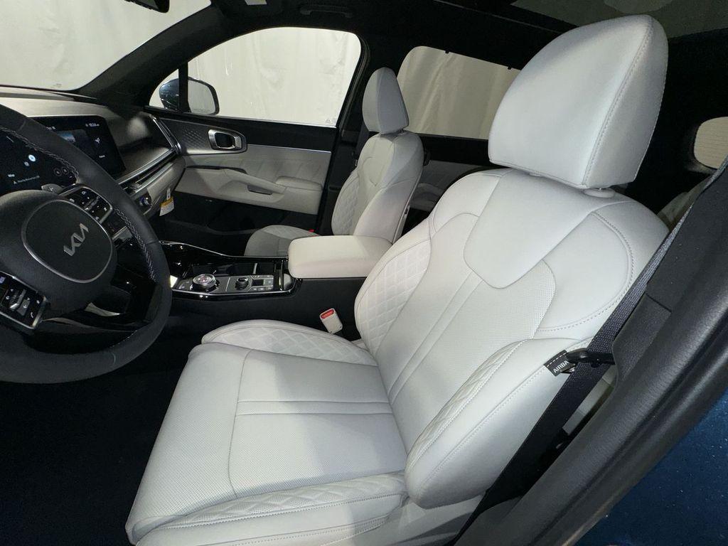 new 2025 Kia Sorento Hybrid car, priced at $47,682