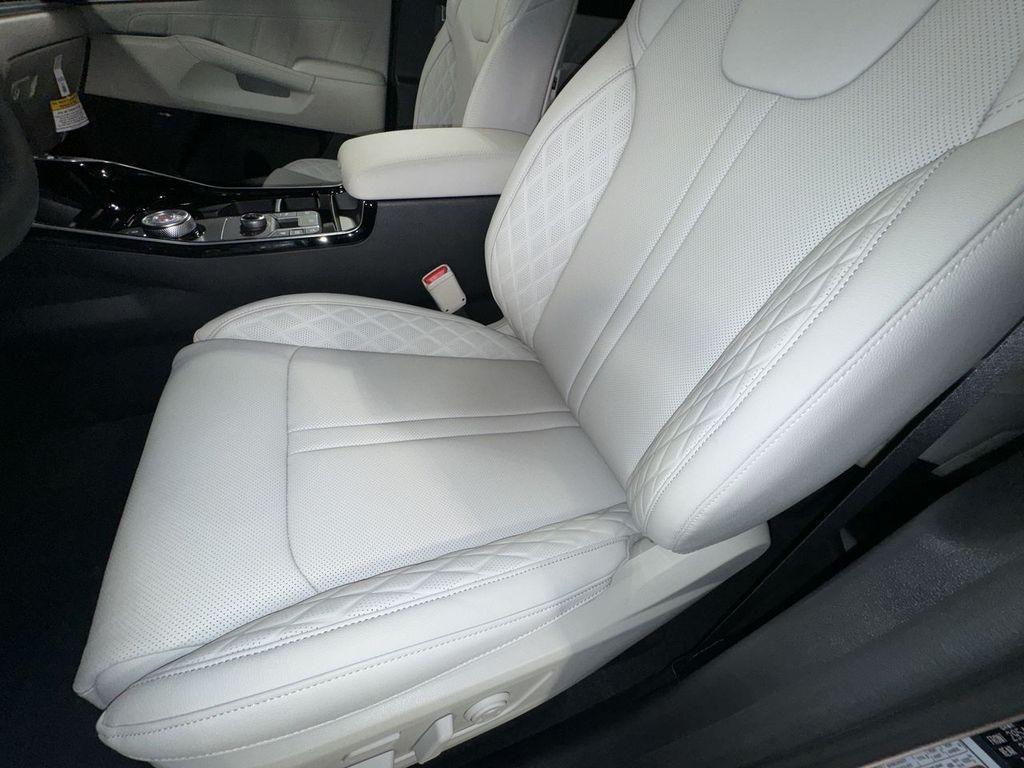 new 2025 Kia Sorento Hybrid car, priced at $47,682