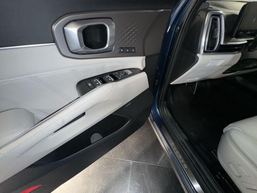new 2025 Kia Sorento Hybrid car, priced at $47,682