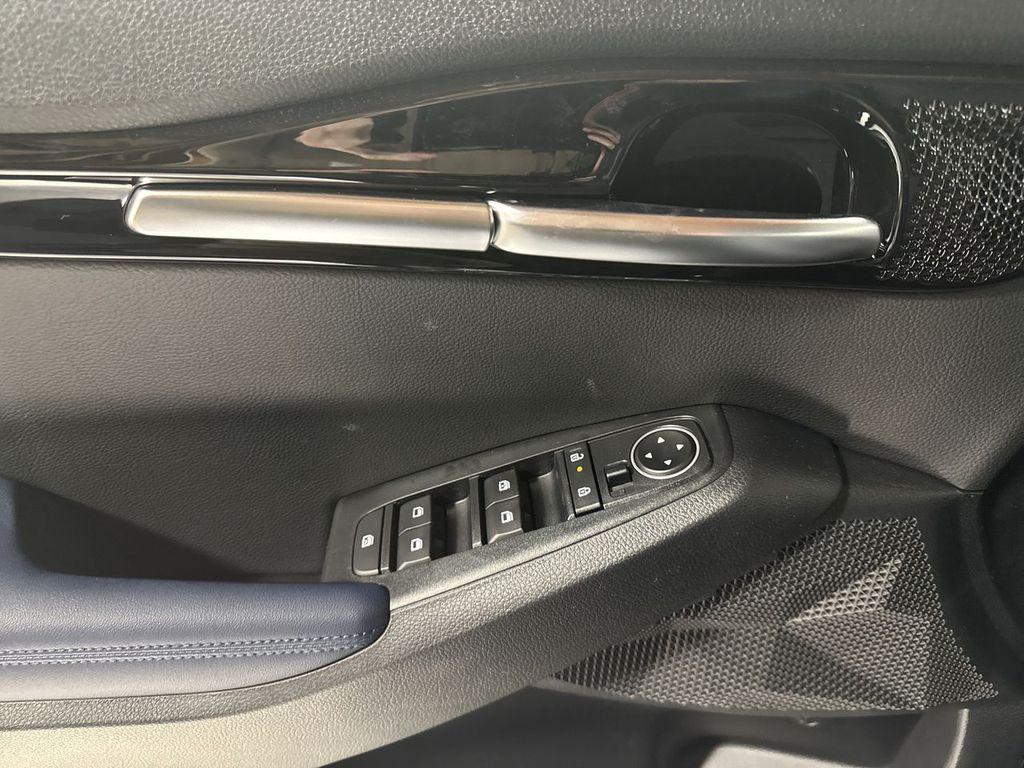 new 2025 Kia Seltos car, priced at $26,931
