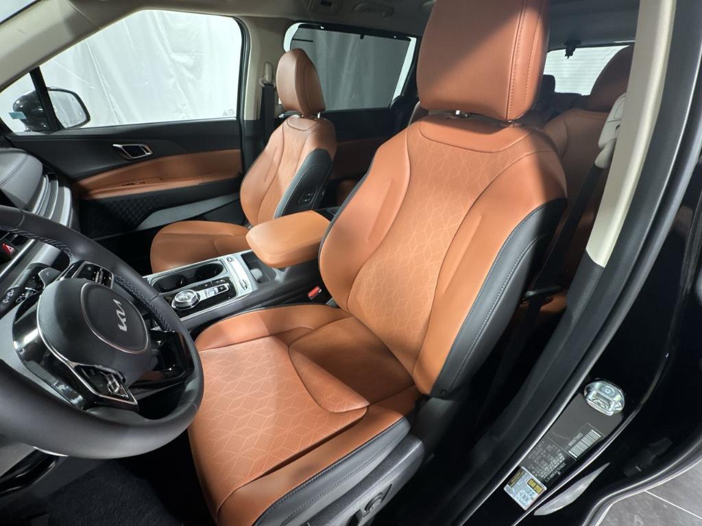 new 2026 Kia Carnival Hybrid car, priced at $47,127
