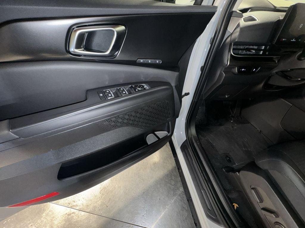 new 2025 Kia Carnival car, priced at $47,884