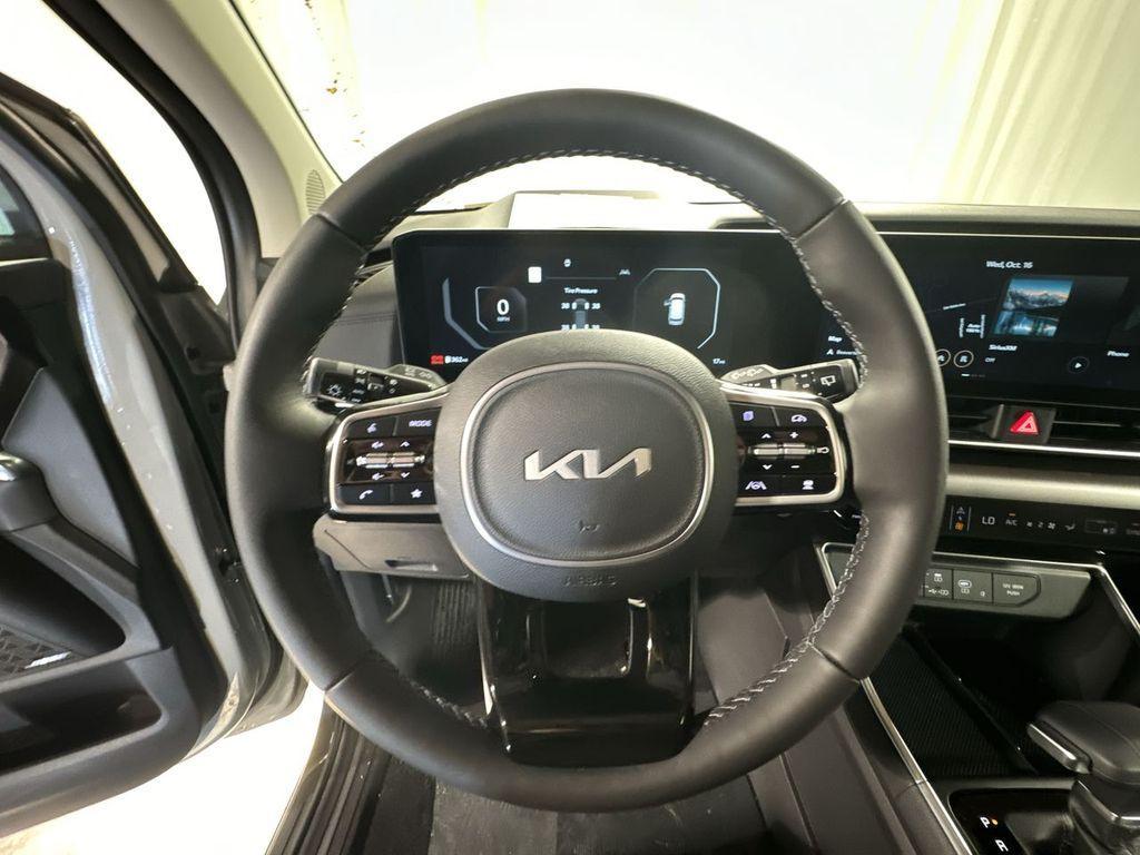 new 2025 Kia Carnival car, priced at $47,884