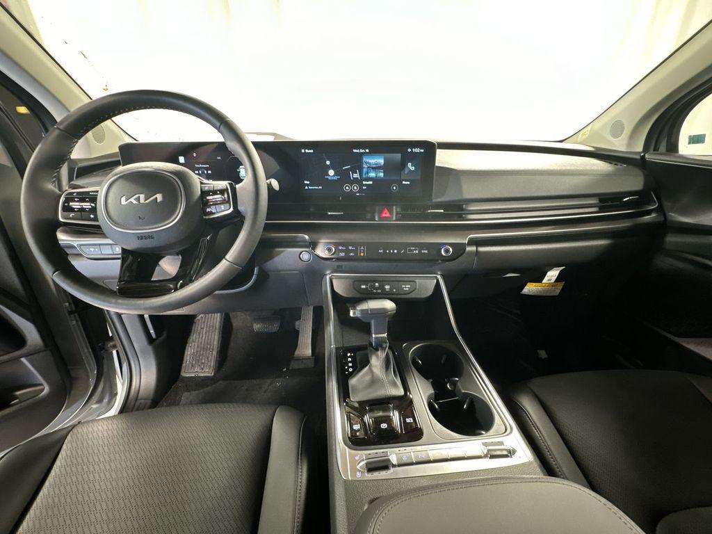 new 2025 Kia Carnival car, priced at $47,884
