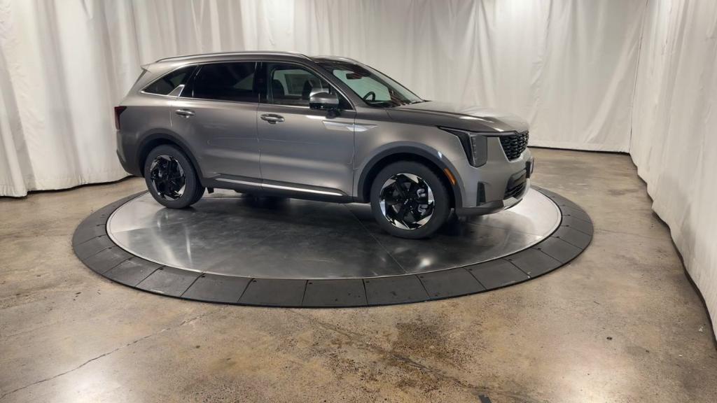 new 2025 Kia Sorento Hybrid car, priced at $42,684