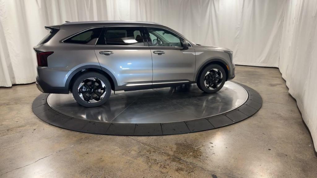 new 2025 Kia Sorento Hybrid car, priced at $42,684