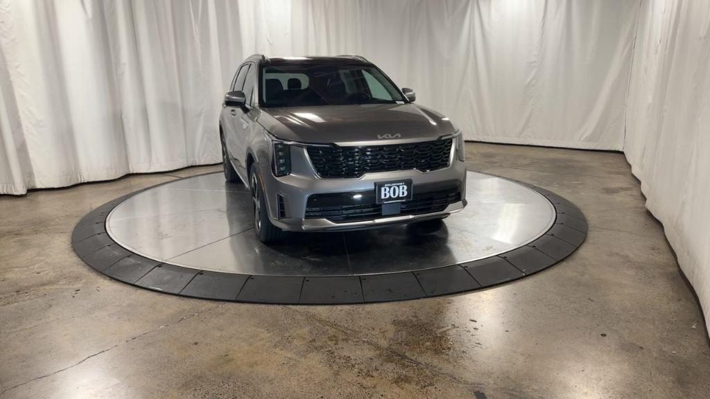 new 2025 Kia Sorento Hybrid car, priced at $40,071
