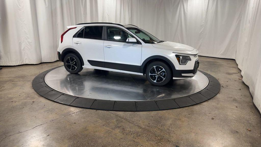 new 2025 Kia Niro car, priced at $30,267