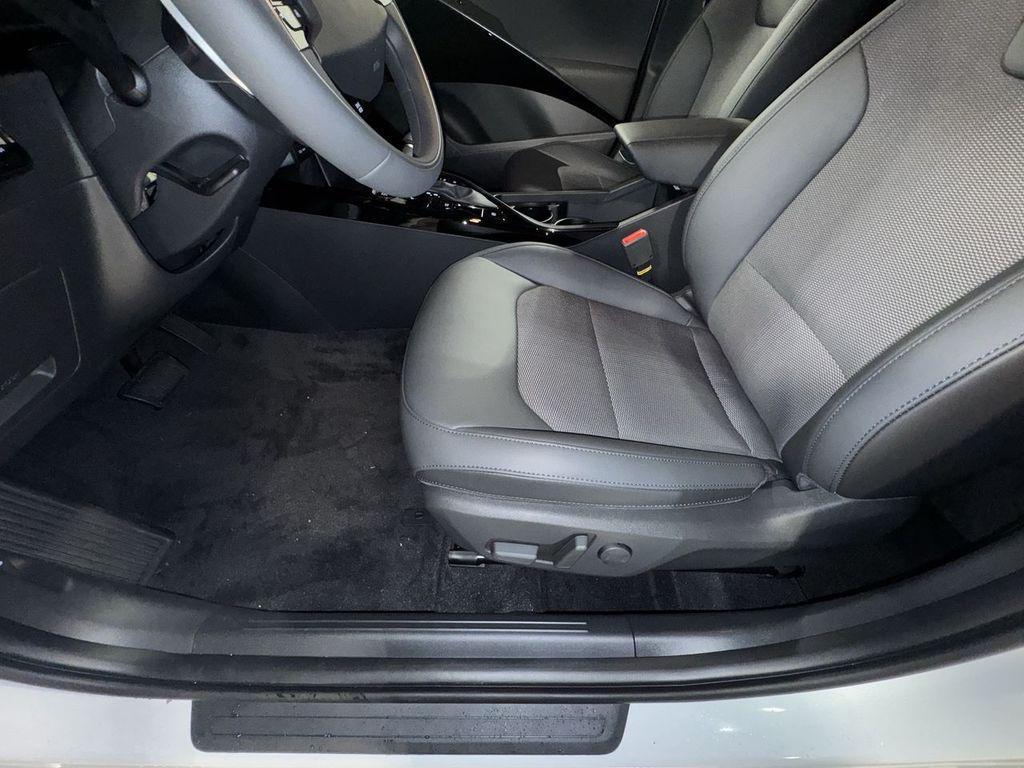 new 2025 Kia Niro car, priced at $30,267