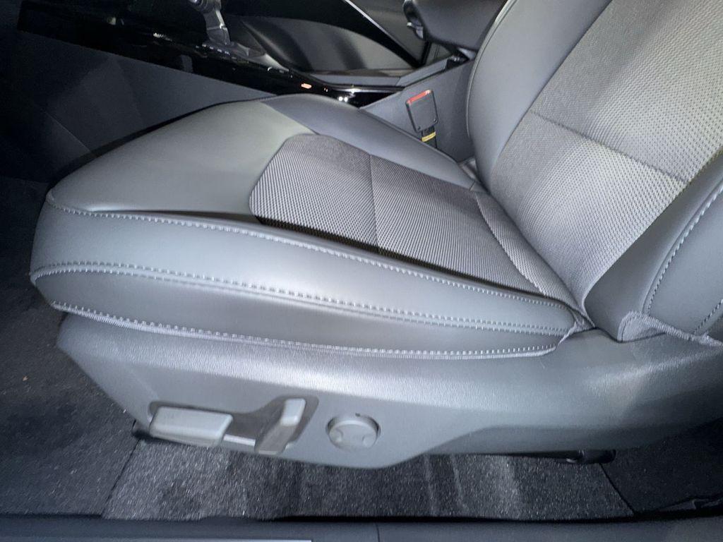 new 2025 Kia Niro car, priced at $30,267