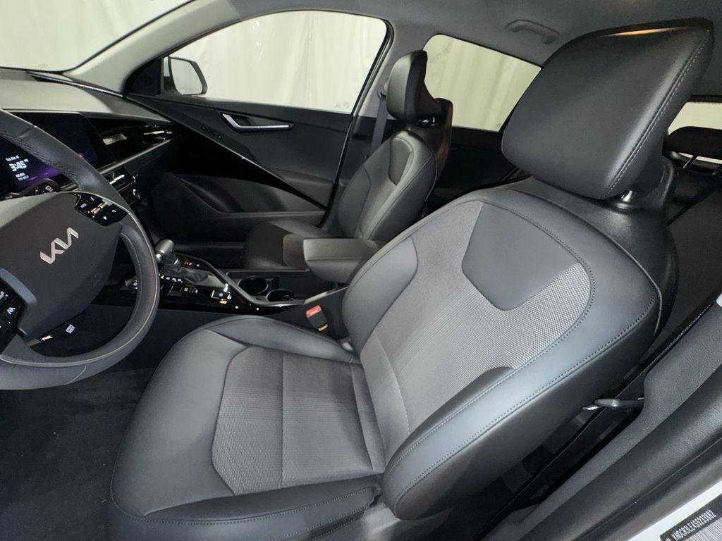 new 2025 Kia Niro car, priced at $30,267