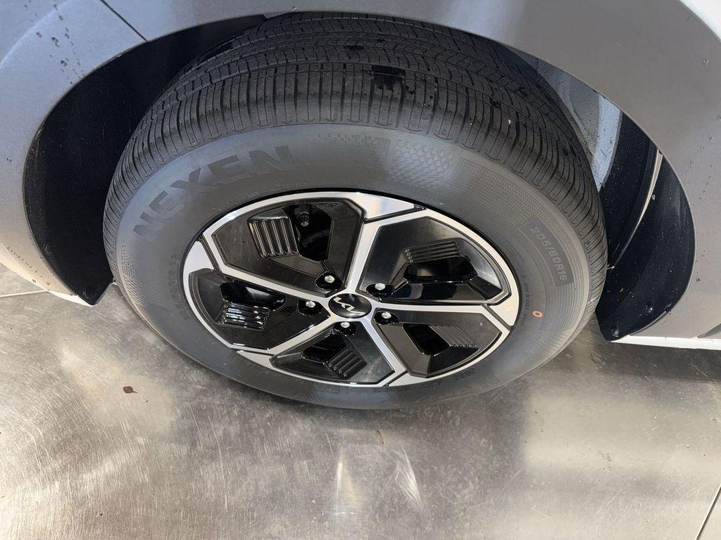new 2025 Kia Niro car, priced at $30,267
