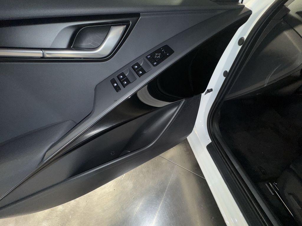 new 2025 Kia Niro car, priced at $30,267