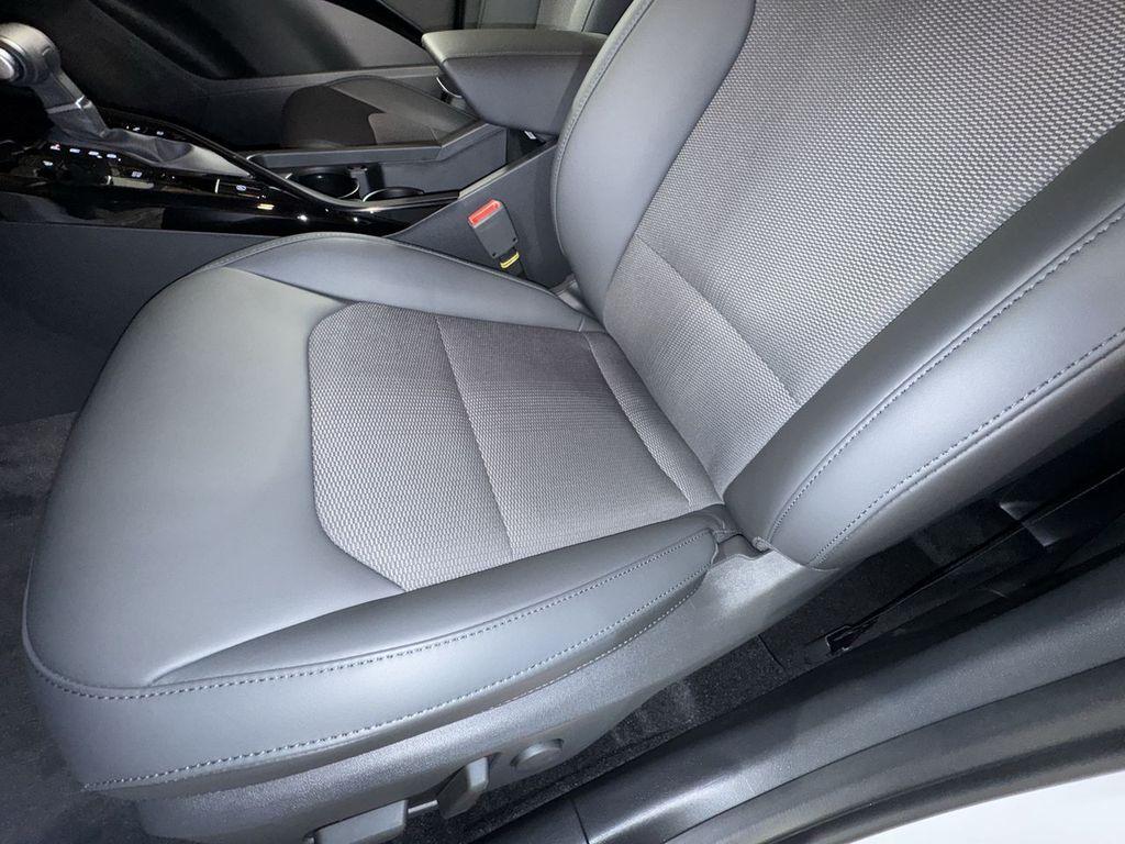 new 2025 Kia Niro car, priced at $30,267