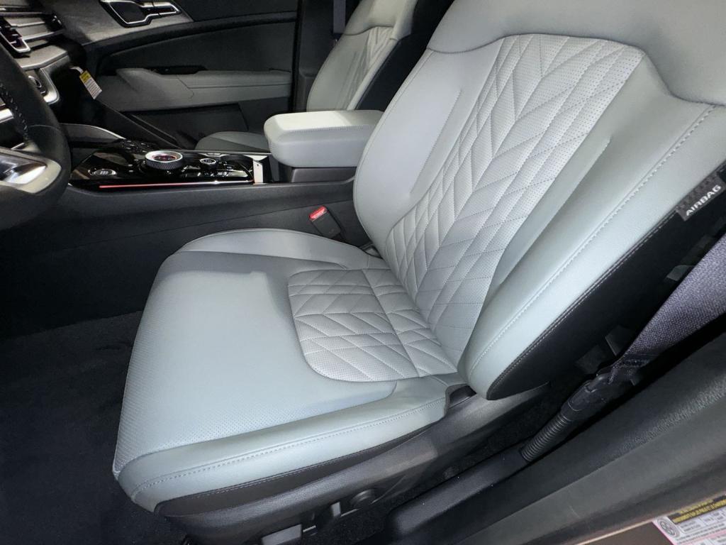 new 2025 Kia Sportage Plug-In Hybrid car, priced at $45,697