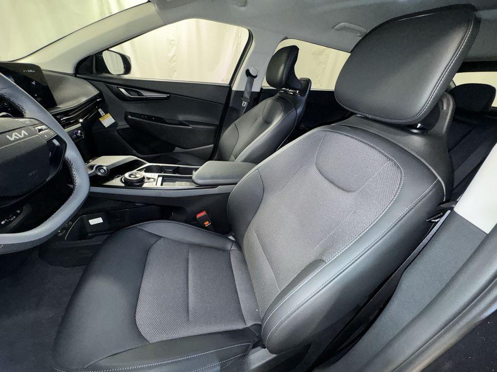 new 2025 Kia EV6 car, priced at $47,928