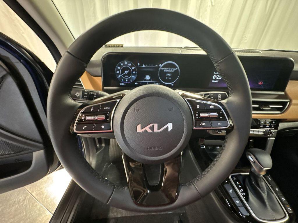 new 2025 Kia Seltos car, priced at $28,876