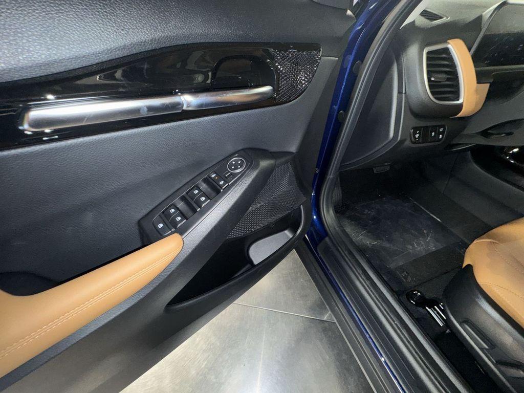 new 2025 Kia Seltos car, priced at $28,876
