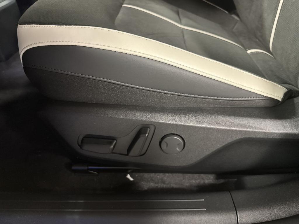 new 2025 Kia EV6 car, priced at $49,734