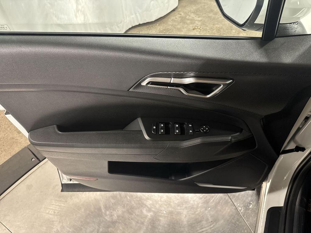 new 2025 Kia Sportage Hybrid car, priced at $29,384