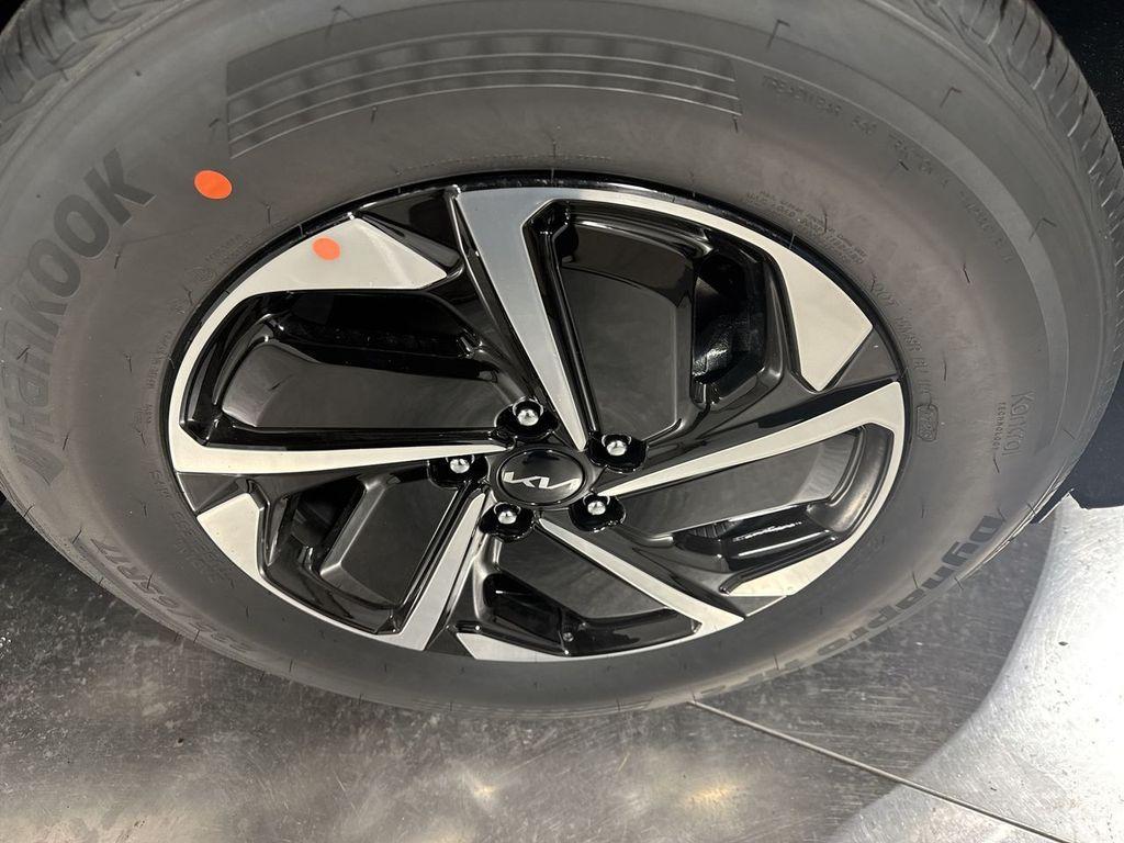 new 2025 Kia Sportage Hybrid car, priced at $29,384