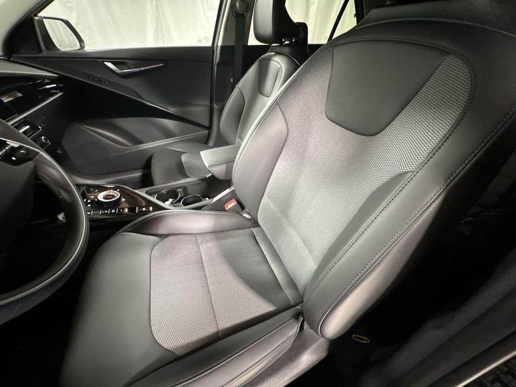 new 2025 Kia Niro Plug-In Hybrid car, priced at $36,021