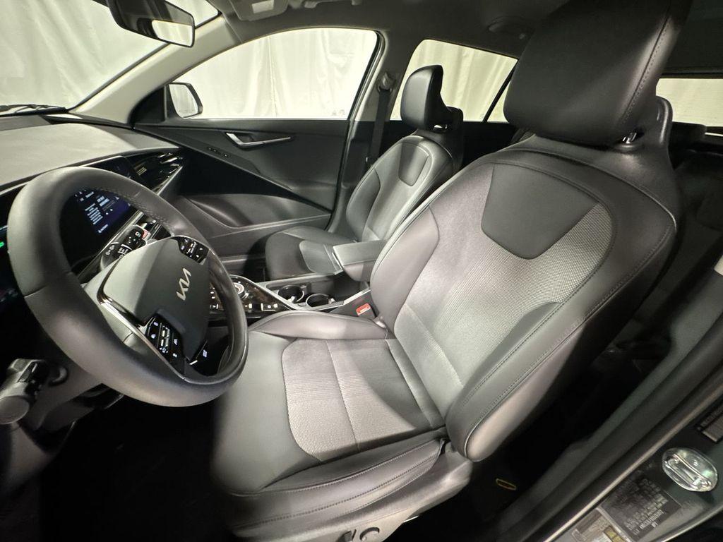 new 2025 Kia Niro Plug-In Hybrid car, priced at $36,021