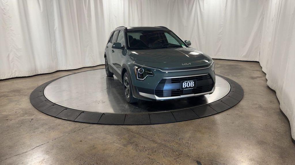 new 2025 Kia Niro Plug-In Hybrid car, priced at $36,021