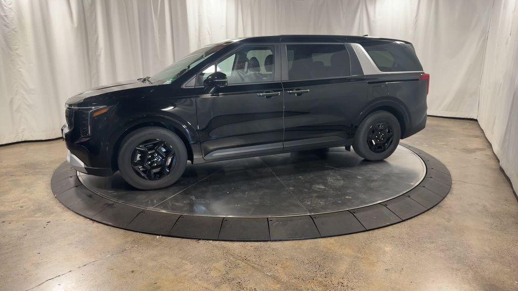 used 2025 Kia Carnival car, priced at $37,512