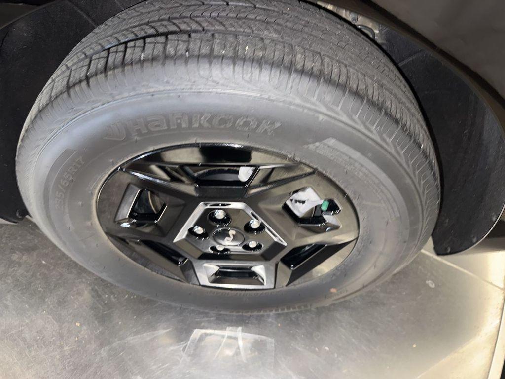used 2025 Kia Carnival car, priced at $37,512