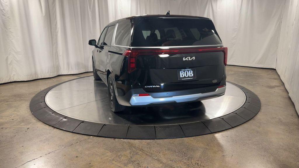 used 2025 Kia Carnival car, priced at $37,512