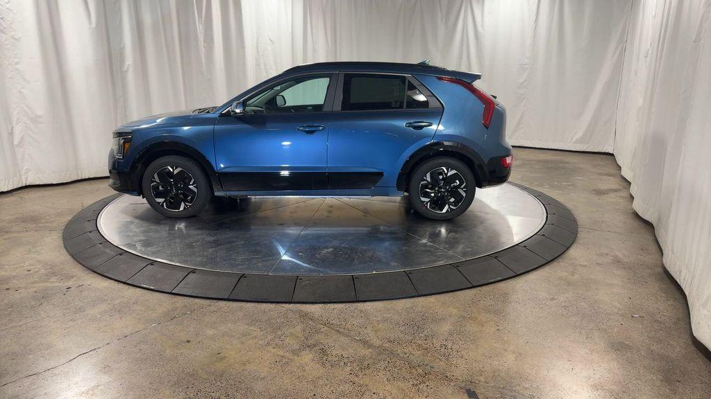 new 2025 Kia Niro EV car, priced at $33,817