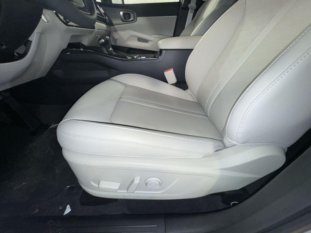 new 2025 Kia Sorento car, priced at $42,071