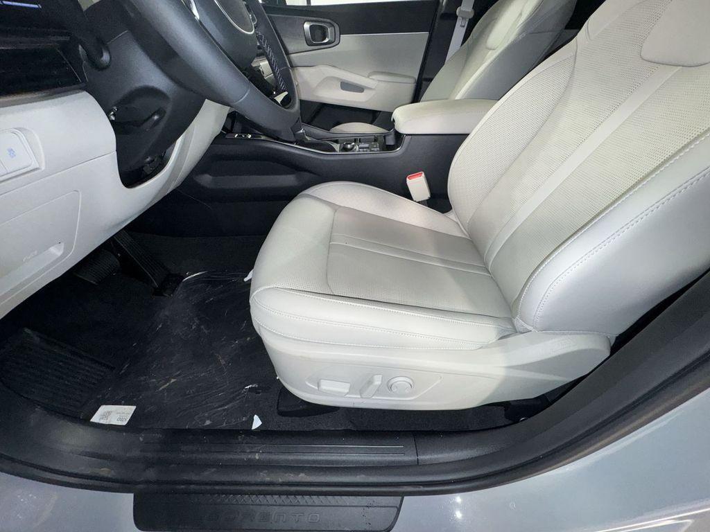 new 2025 Kia Sorento car, priced at $42,071